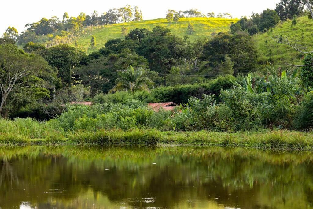 Recanto Dos Beija Flores, Chale Lantana C Monte Alegre do Sul Exterior foto